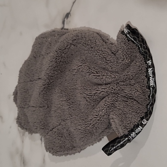 Norwex pet glove - Picture 2 of 4